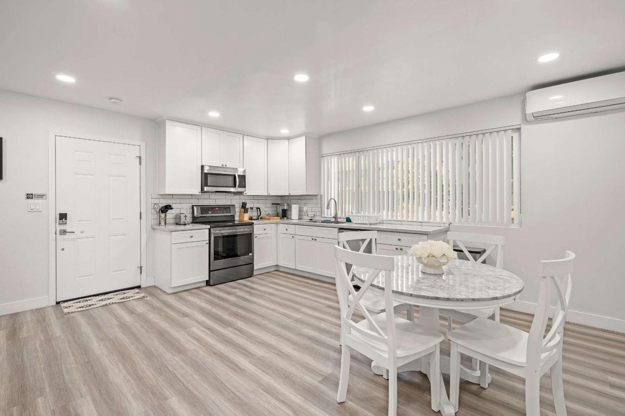 New Renovated 2B2B Apt Self Checkin Free Parking 1 Pasadena Exterior foto